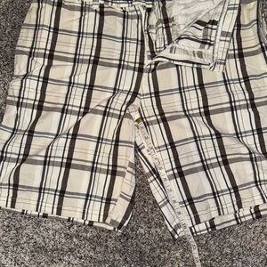 Perry Ellis Flat Front Black and White Plaid Shorts​
